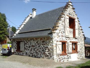 Gîte pour 5 personnes, avec jardin et terrasse, animaux acceptés à Aleu