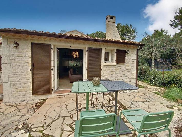 Villa pour 8 personnes, avec Terrasse ainsi que Jardin et Vue à Loupian