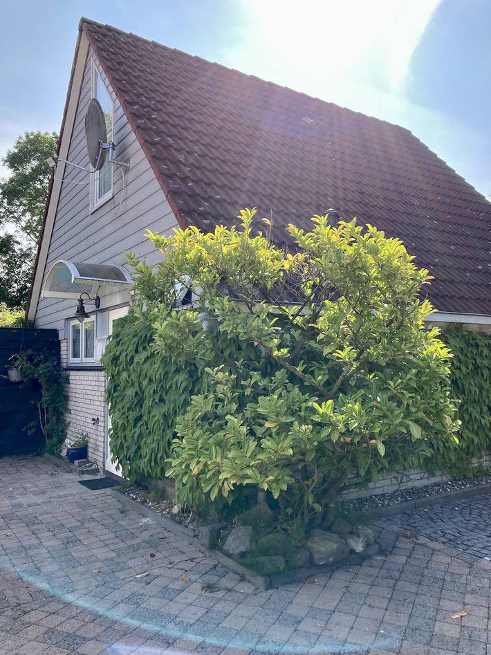 Bungalow für 5 Personen, mit Balkon/Terrasse und Garten sowie Sauna in Anjum