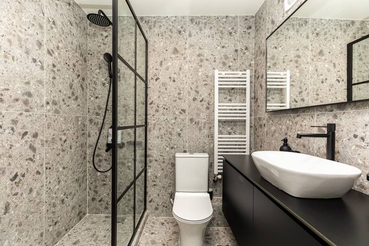 Entire apartment, Vista: Spacious city centre home in Thessaloniki region