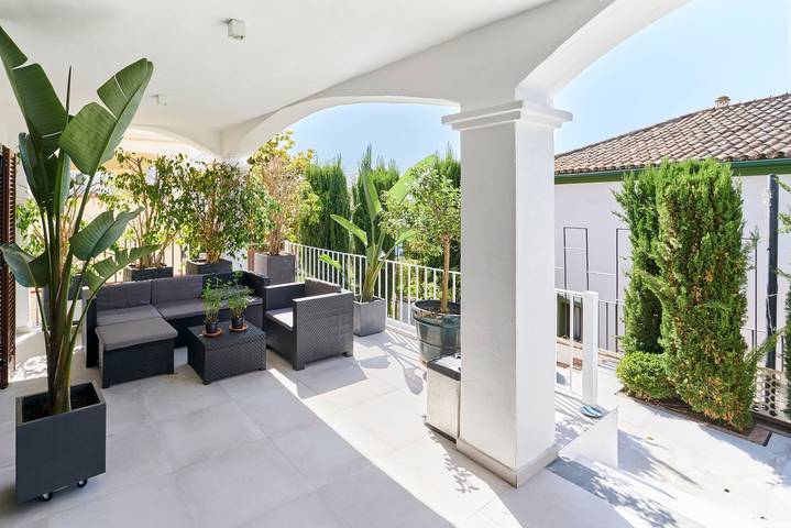 Villa 'Beachside Luxury, Marbella 2' mit Meerblick, WLAN und Klimaanlage in Marbella West, Marbella