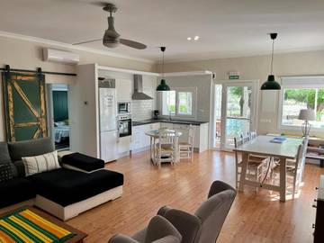 Casa de vacaciones para 7 personas, con piscina además de vistas y jardín en Provincia de Ciudad Real