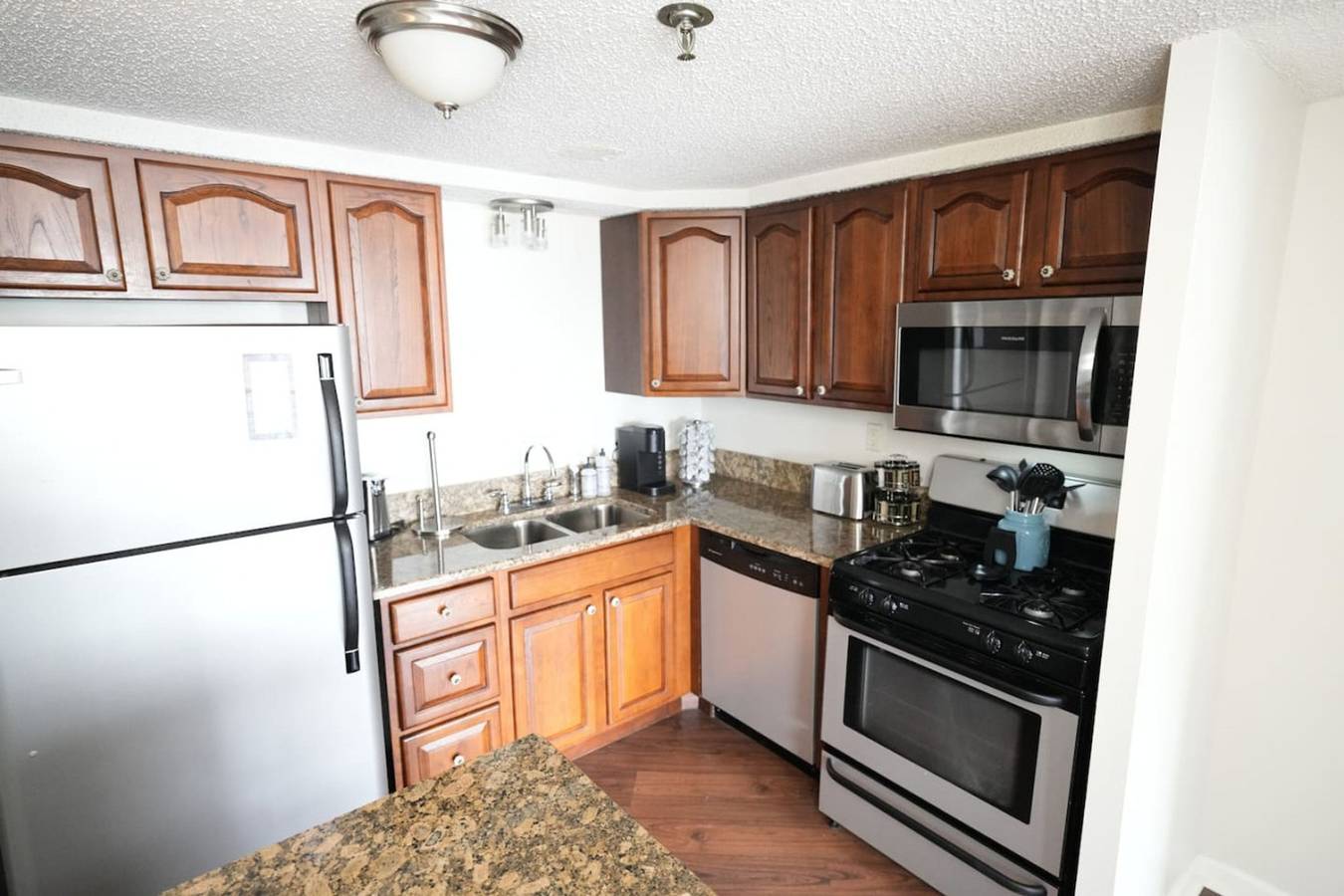 Entire apartment, Travel Professionals. Parking Included. Downtown! in Nashville, Tennessee