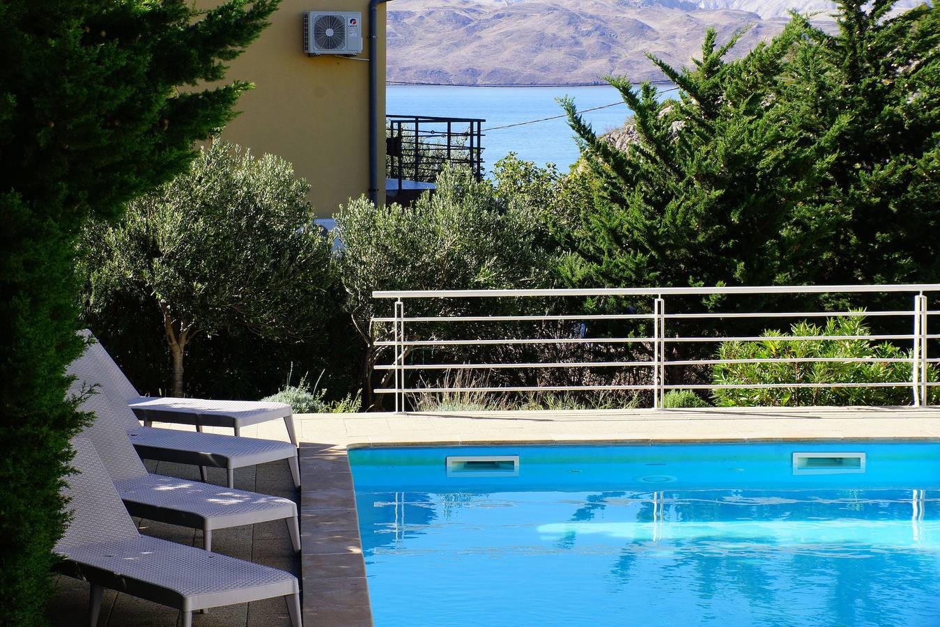Ganze Wohnung, Apartments Sunny in Cesarica, Naturpark Velebit