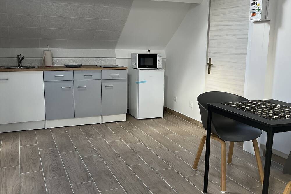 Entire apartment, 25 m2 | Cdg | Stade France | Bourget | Villepinte in Le Blanc-Mesnil, Seine-Saint-Denis