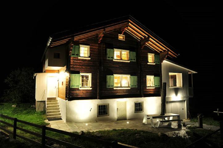Ferienwohnung für 12 Personen, mit Balkon und Garten in Brigels