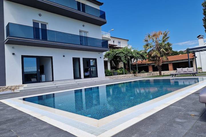 Ferienhaus für 16 Personen, mit Garten