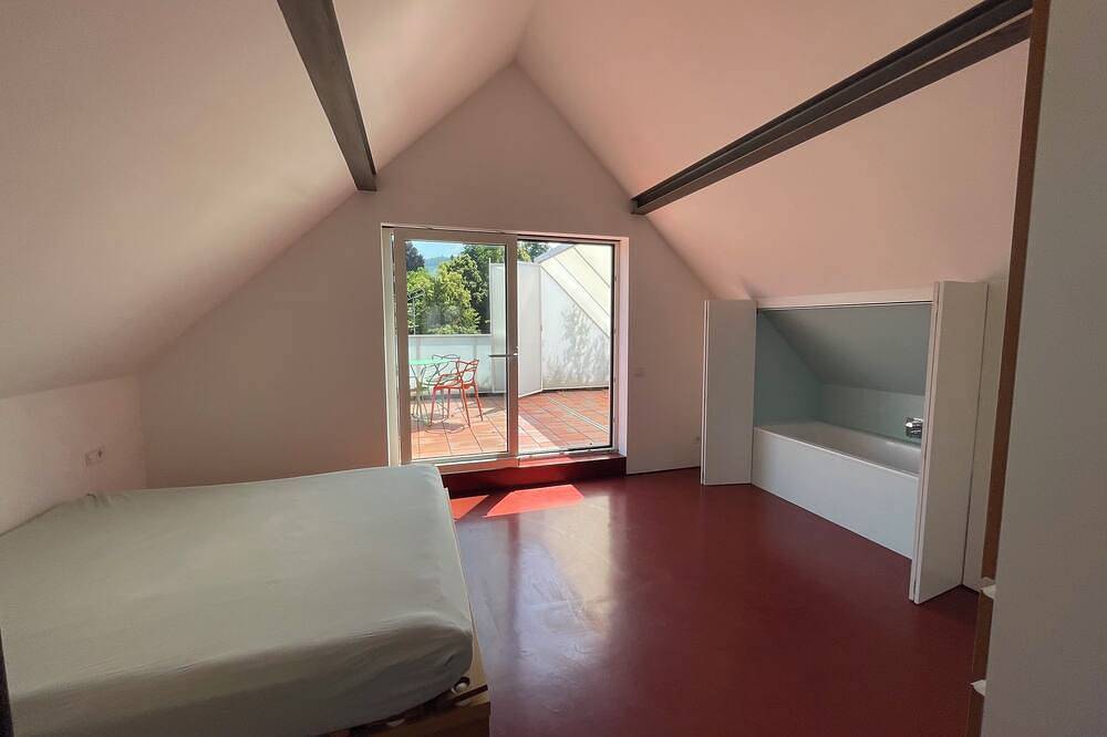 Entire apartment, Sunny haven by Lake Constance in Bregenz, Bodensee-Vorarlberg