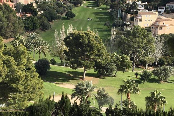Ferienwohnung für 6 Personen, mit Balkon und Garten sowie Pool in Altea La Vella