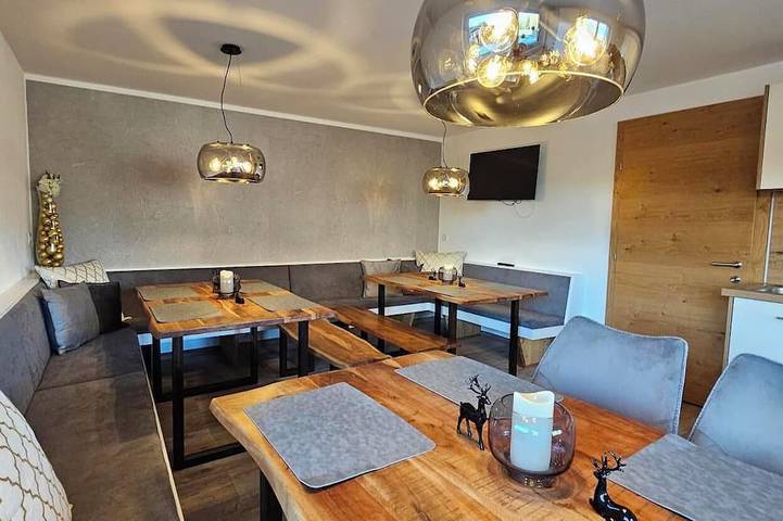 Ferienwohnung für 14 Personen, mit Garten in Arzl im Pitztal