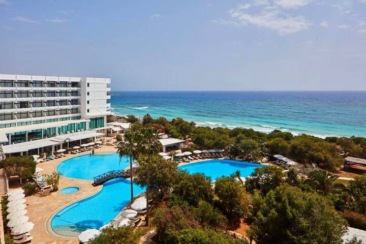 Resort per 3 persone, con Balcone e Idromassaggio nonché Terrazza e Giardino a Ayia Napa