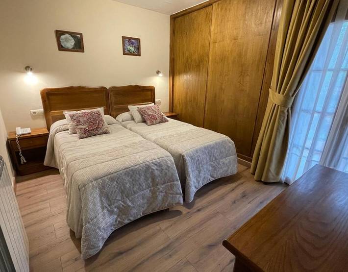 Hotel para 2 personas, con balcón y vistas en Parque Nacional de Los Picos de Europa - 3