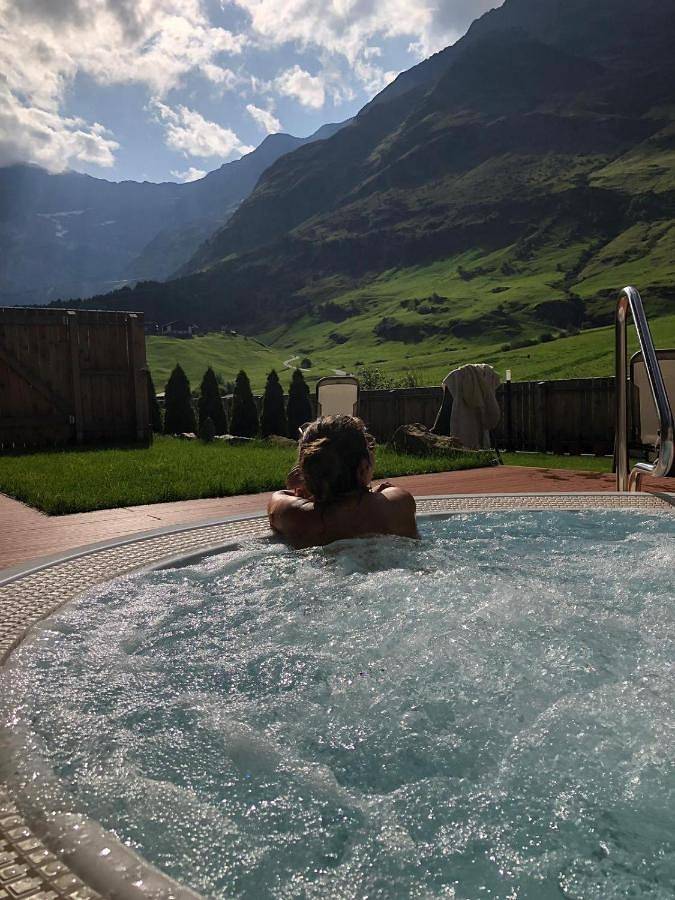 Hotel für 5 Personen, mit Ausblick und Garten sowie Sauna und Pool, mit Haustier - 1