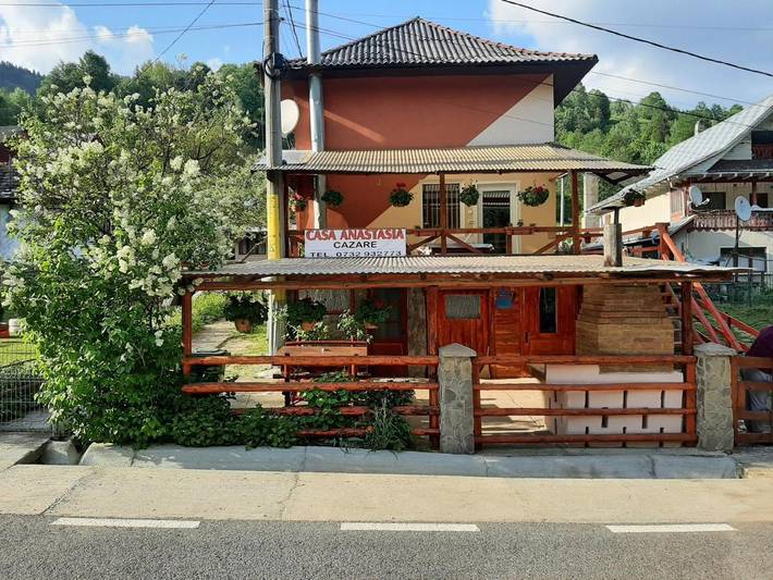 Maison d’hôte pour 3 personnes, avec vue et jardin dans Bicaz
