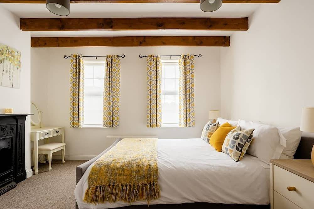 Charming 3Br Victorian Cottage in the historic town of Colnbrook, Berkshire in Slough, Berkshire