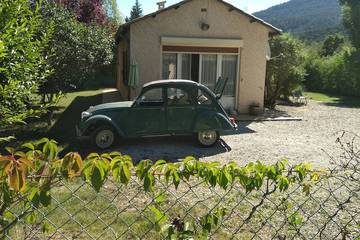 Location de vacances pour 5 personnes, avec jardin et terrasse à Castellane