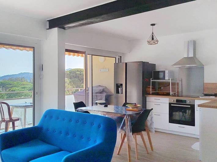 Gîte pour 5 personnes, avec terrasse dans Port de Bormes les Mimosas