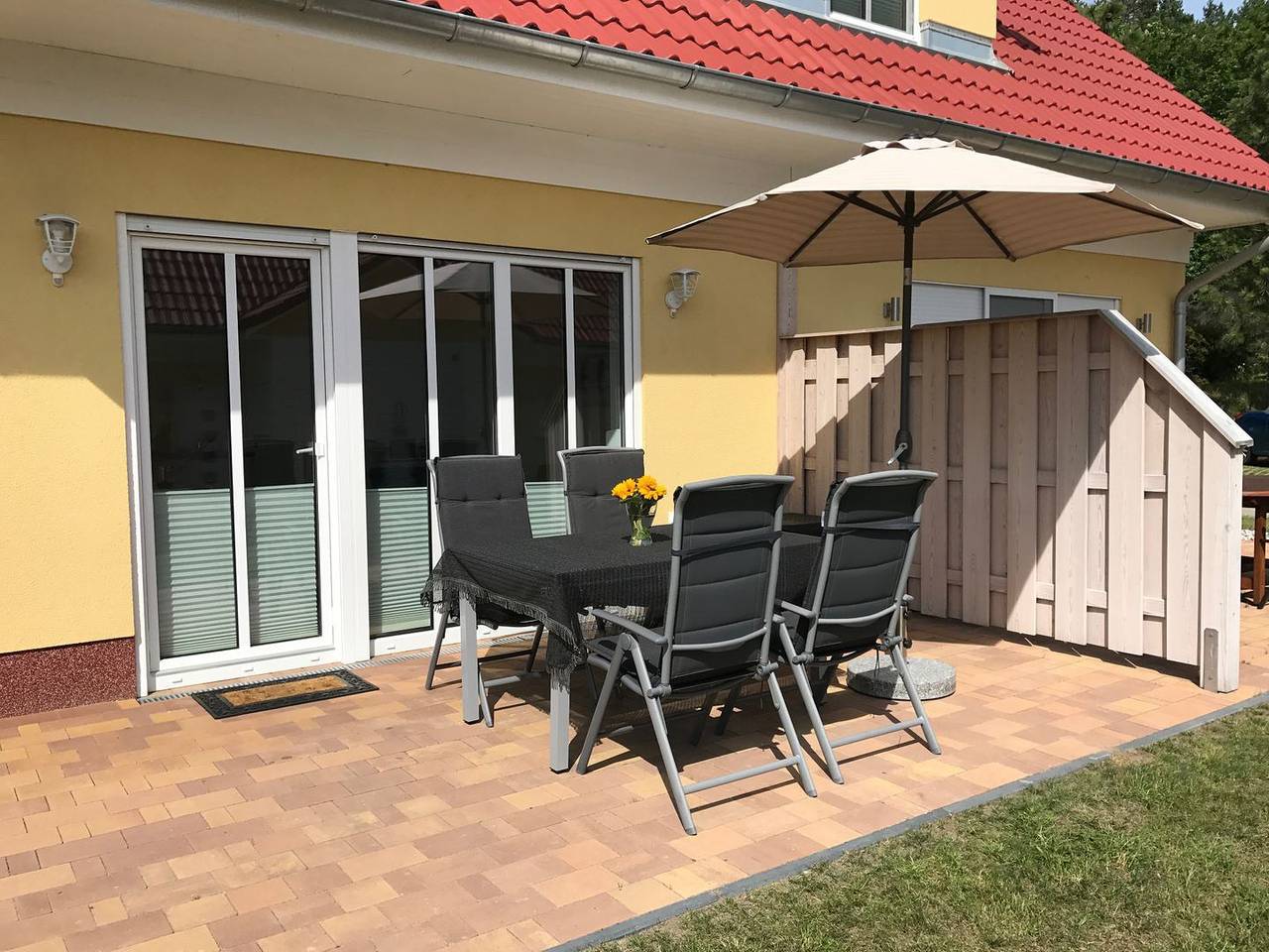 Apartamento entero, Haus Kogge: Komfortables Ferienhaus mit Garten und Terrasse in Korswandt in Gothensee, Korswandt