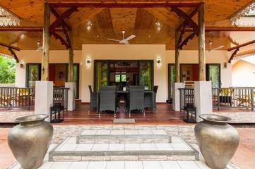 Maison d’hôte pour 4 personnes, avec piscine ainsi que jardin et vue dans La Digue