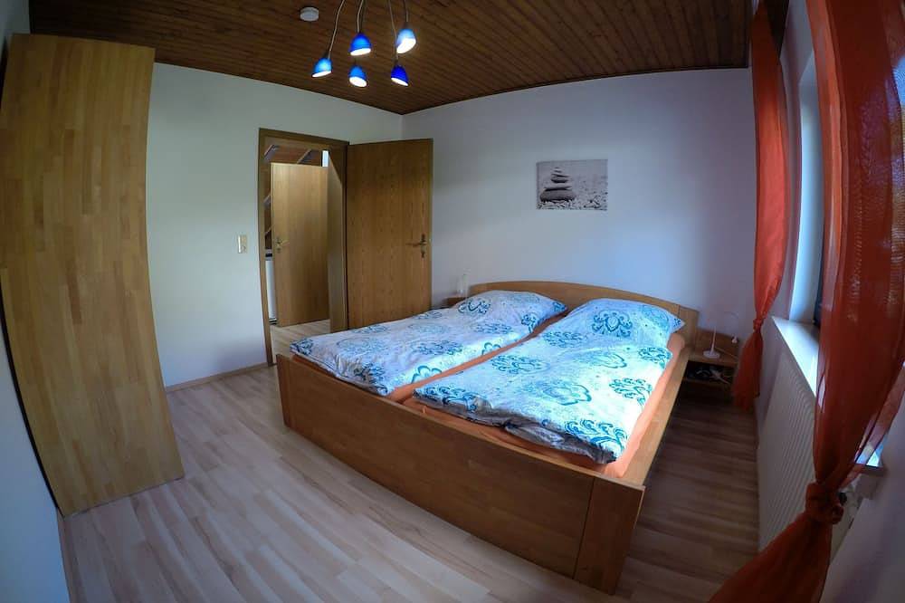 Großes Ferienhaus mit Pool und Sauna für 8(-10) Personen im mittleren Fuldatal in Morschen, Schwalm-Eder-Kreis