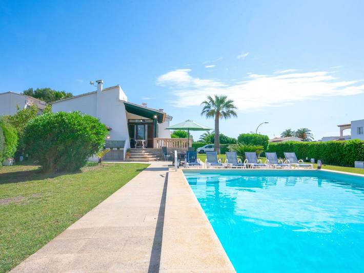 Ferienwohnung für 7 Personen, mit Terrasse und Garten sowie Pool und Ausblick, kinderfreundlich in Porto Cristo Novo - 4