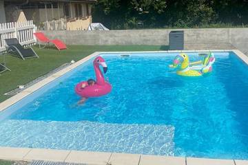 Chambre d’hôte pour 2 personnes, avec jardin et piscine à Pechbonnieu