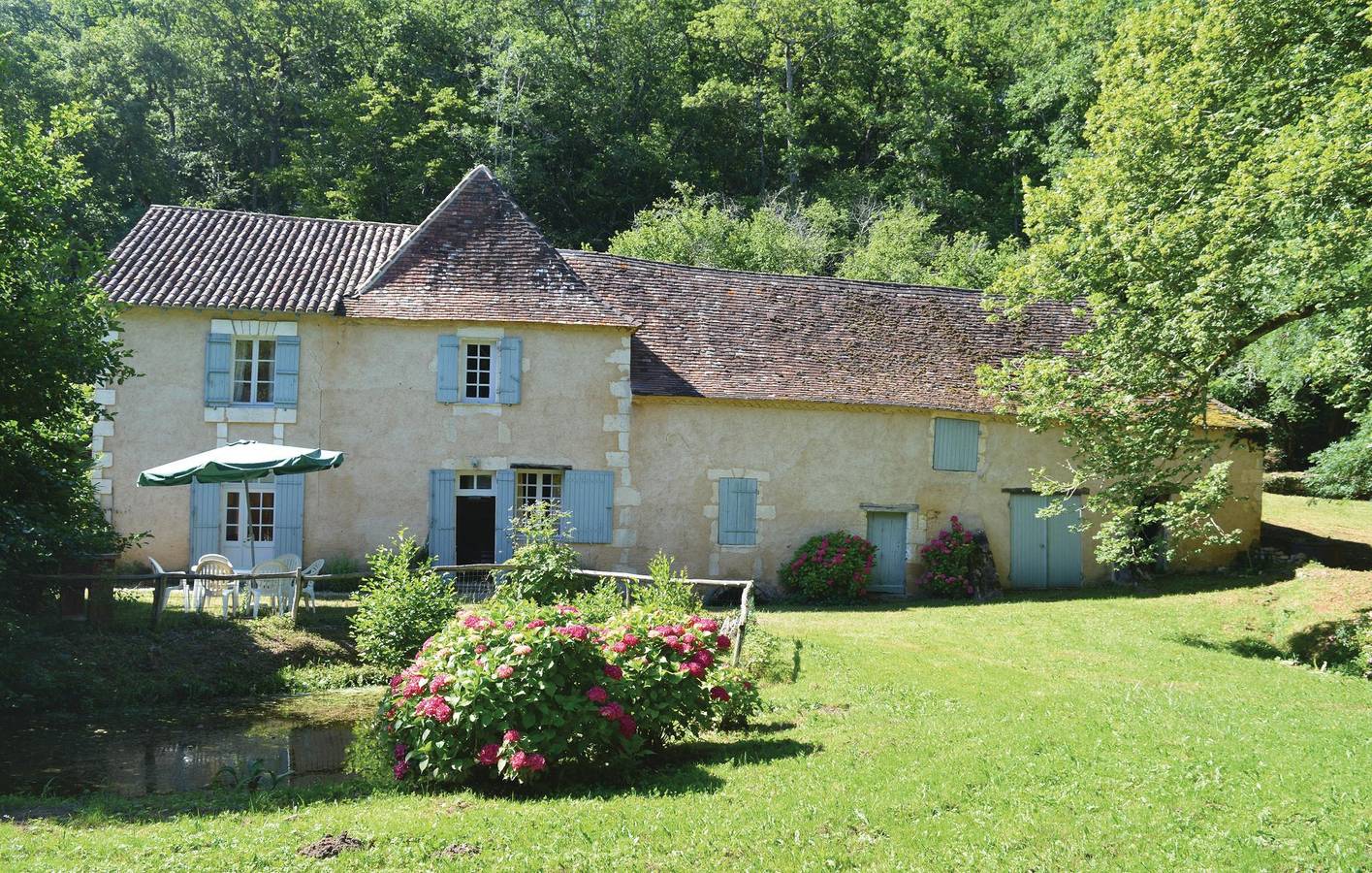 Retraite en bord de mer avec piscine et parking in Mouleydier, Périgord Pourpre