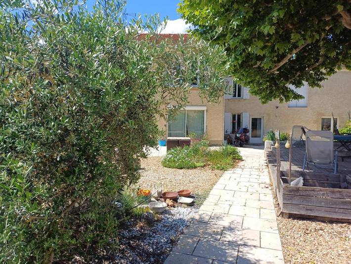 Ferienwohnung für 3 Personen, mit Terrasse und Garten
