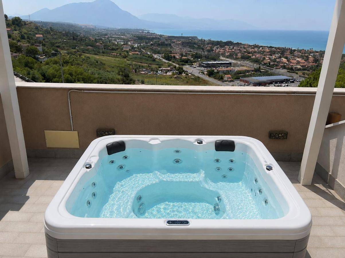 Belvedere Rent Rooms in Campofelice di Roccella, Provincia di Palermo
