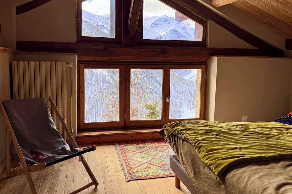 Entire apartment, Casa-Niu Luxe discret, vue et pied des pistes in Saint-Véran, Queyras