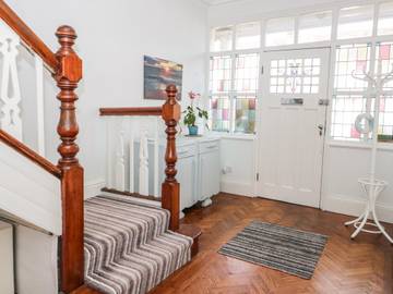 Log Cabin for 7 People in Llandudno, Conwy region, Photo 3