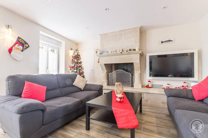 Gîte pour 10 personnes, avec terrasse et jardin à Saint-Vaast-la-Hougue - 4