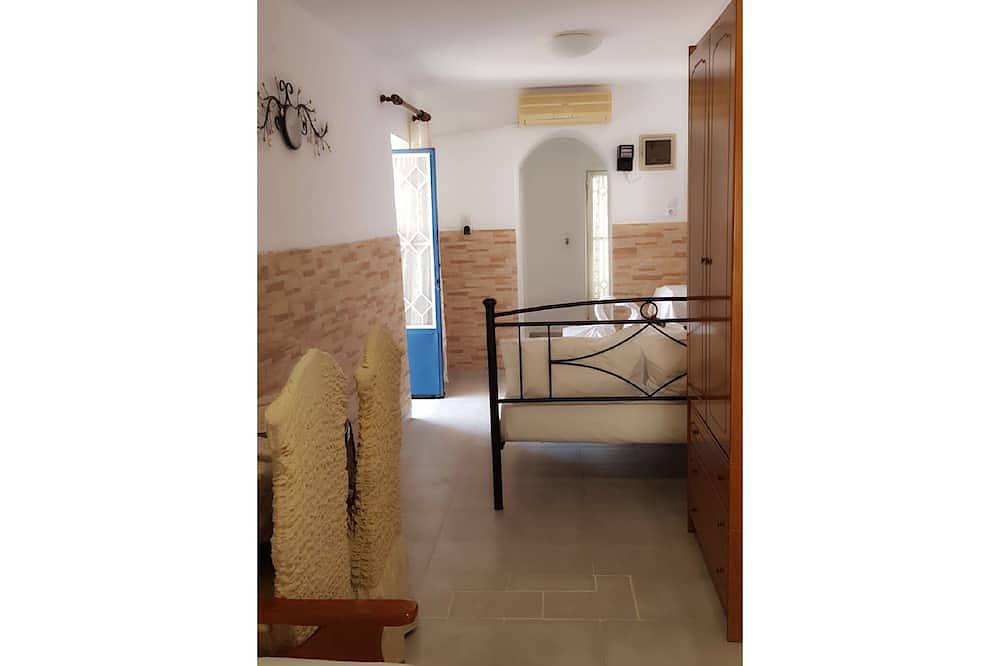 Yota's Studio im Zentrum von Poros in Poros Stadt, Poros