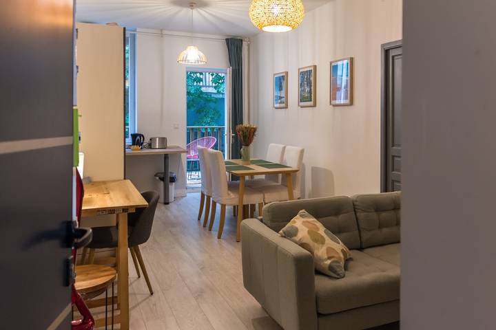 Entire apartment, Apartment 'Escapade Dacquoise' with Private Terrace and Wi-Fi in Dax, Dax region