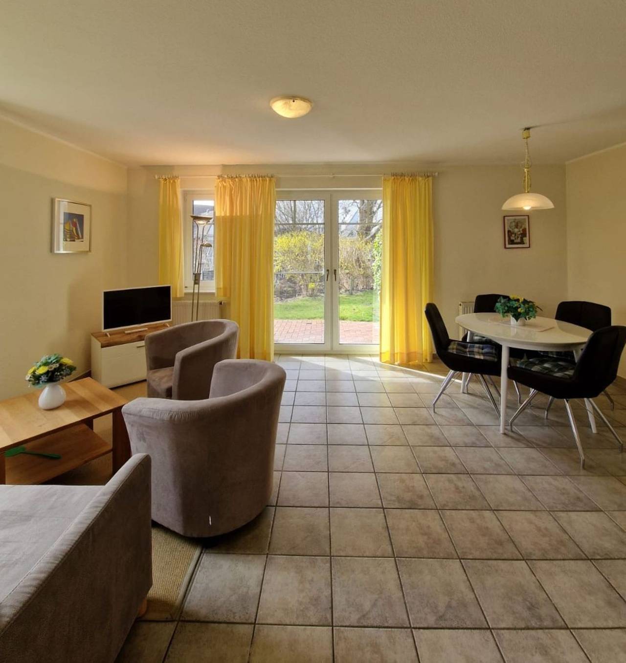 Ganze Wohnung, Gemütliche Ferienwohnung in einem Appartementhaus in Strandnähe in Ostseebad Zingst, Zingst