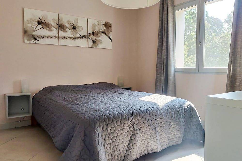 Beautiful home in Besse sur Issole with Wifi in Besse-sur-Issole, Brignoles region