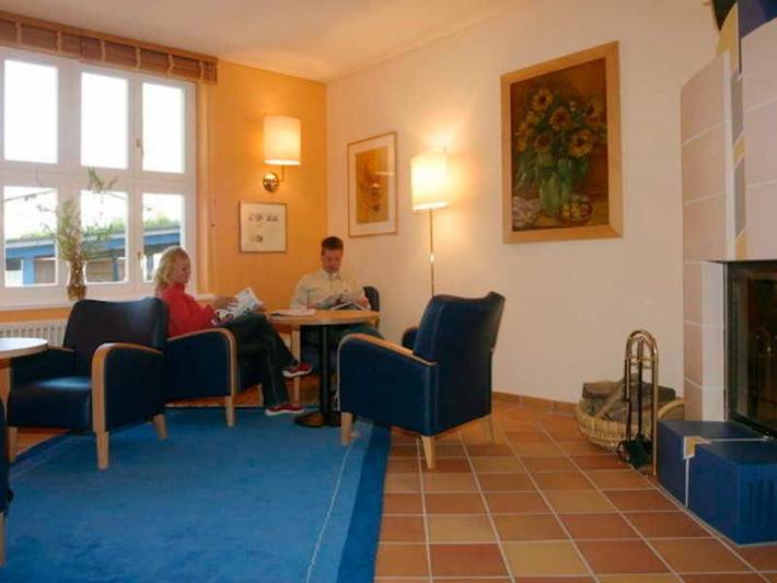 Hotel, mit Balkon und Terrasse sowie Pool und Sauna auf Hiddensee - 2