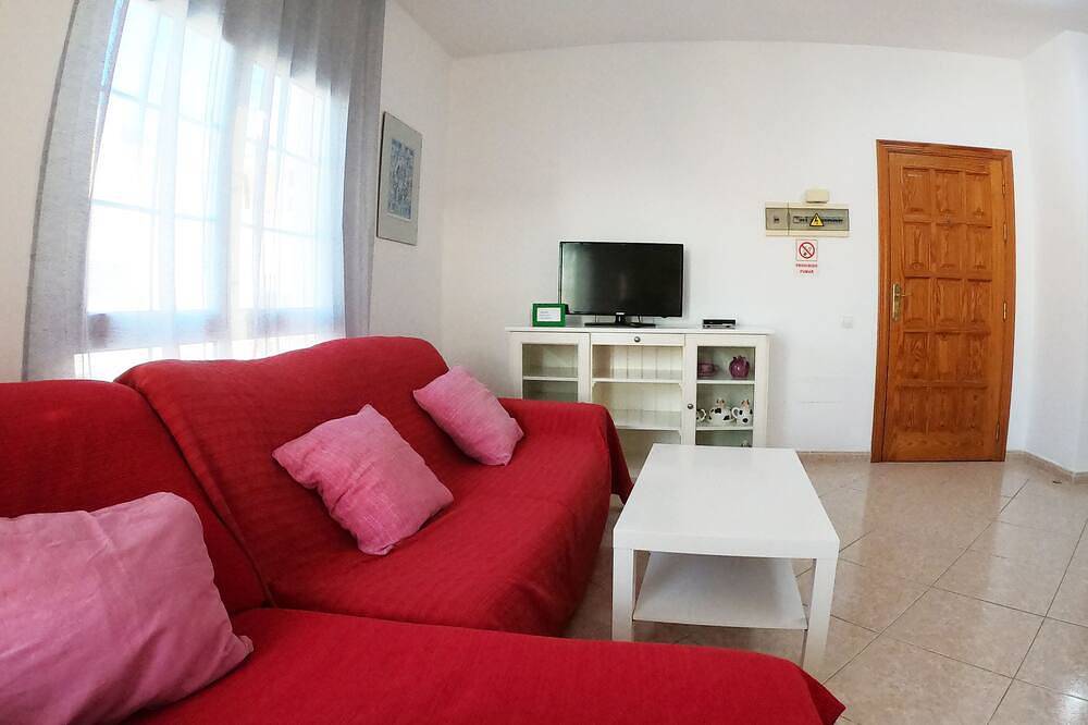 Apartamento entero, Apartamento junto playa, vistas al mar, Wifi gratis y Tv St in Playa de Gran Tarajal, Gran Tarajal