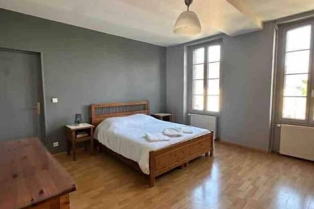 Maison de Maître de caractère - piscine chauffée in Beugnon, Arrondissement d'Avallon