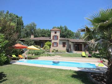 Cottage pour 4 personnes, avec piscine ainsi que vue et jardin à Cayrac