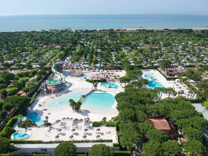 Resort per 7 persone, con Idromassaggio e Terrazza nonché Giardino e Piscina per bambini a Cavallino-Treporti
