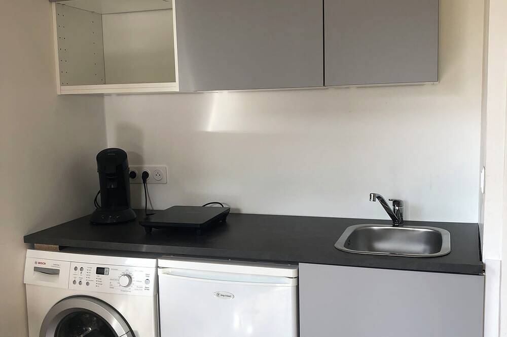 Entire apartment, Charming studio 20 minutes from Gare Saint-Lazare in Cormeilles-en-Parisis, Val-d'Oise