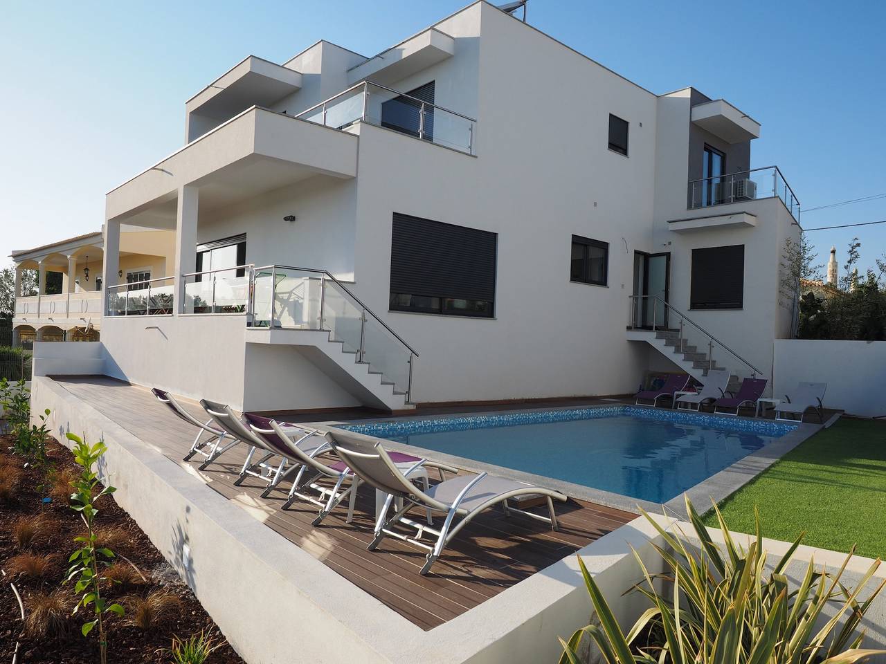 Luxurious Villa Celestine with Wi-Fi, Garden, Terrace and Pool; Parking Available in Mexilhoeira Grande, South Portugal