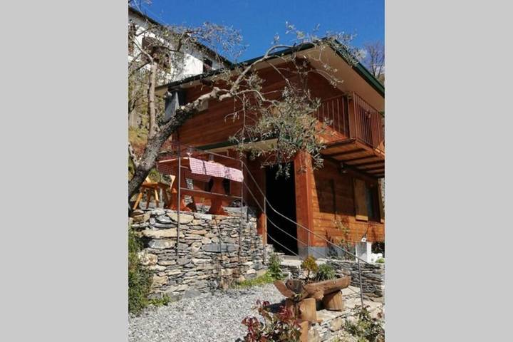 Gîte pour 2 personnes, avec jardin et vue à Leivi