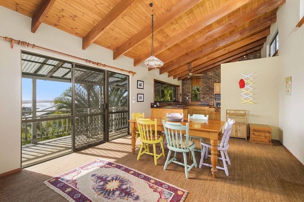 Blick auf den Strand. Private Gärten. Schlaf 8 Bester Wert. Liebling der Gäste. in Crescent Head, New South Wales