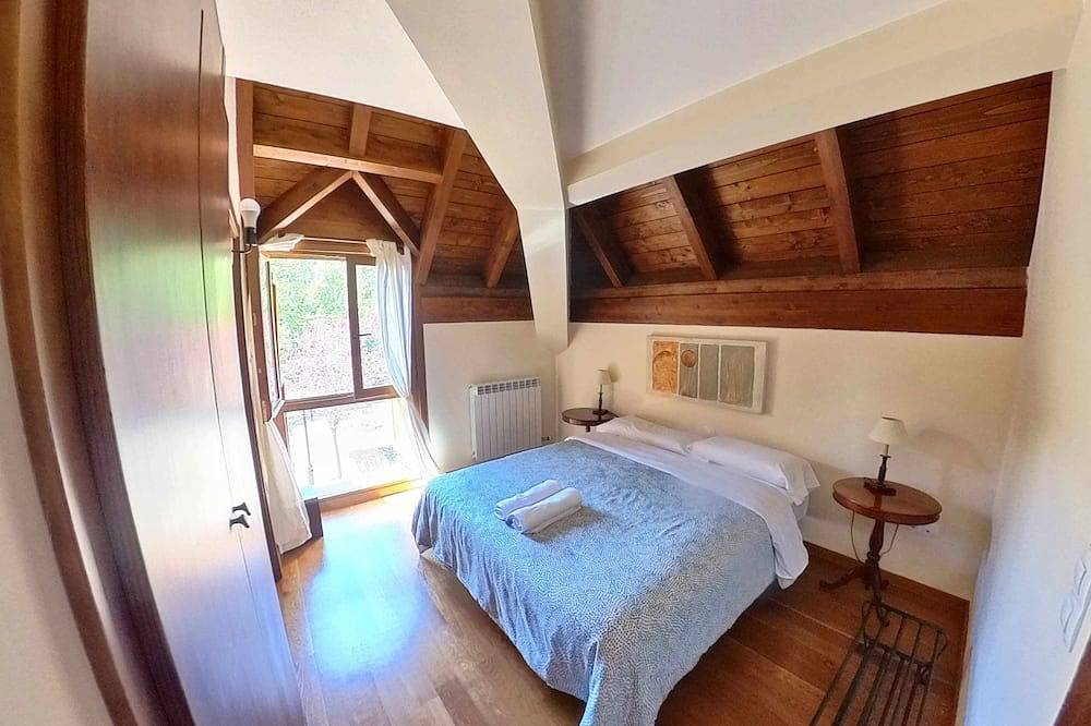 Entire apartment, Musales 24 - tucasaenlospirineos in Escarrilla, Sallent de Gállego