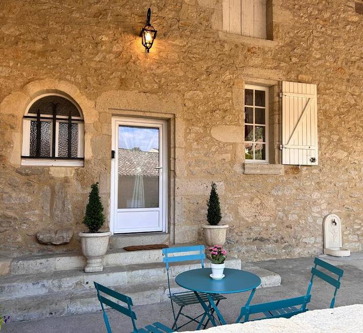 Location de vacances pour 3 personnes, avec Terrasse ainsi que Jardin et Vue à Pellegrue