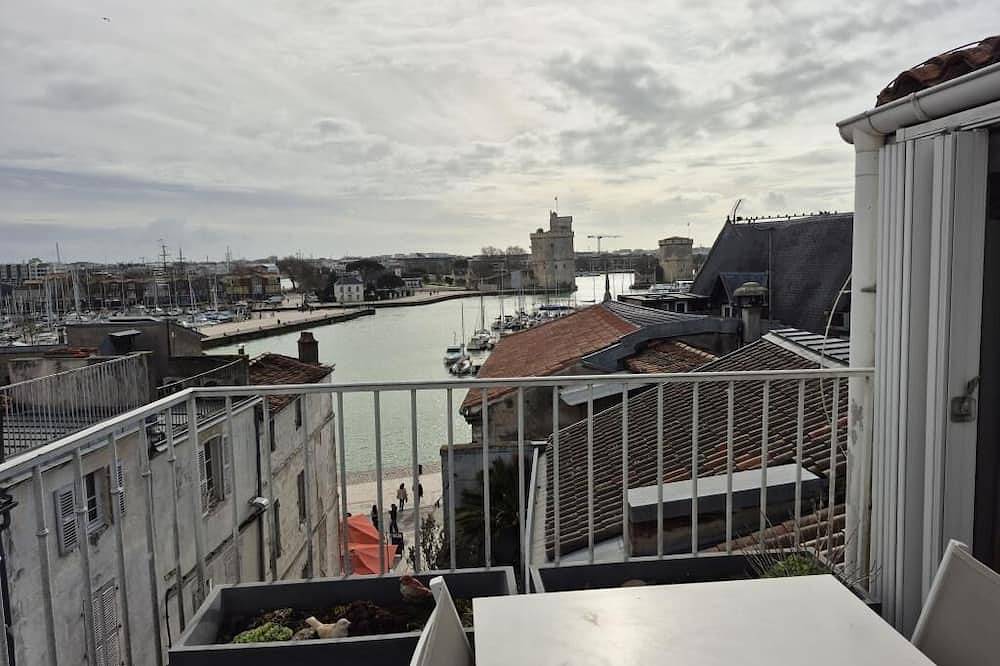La terrasse face aux Tours, vue sublime et clim in Château-d'Olonne, Les Sables-d'Olonne