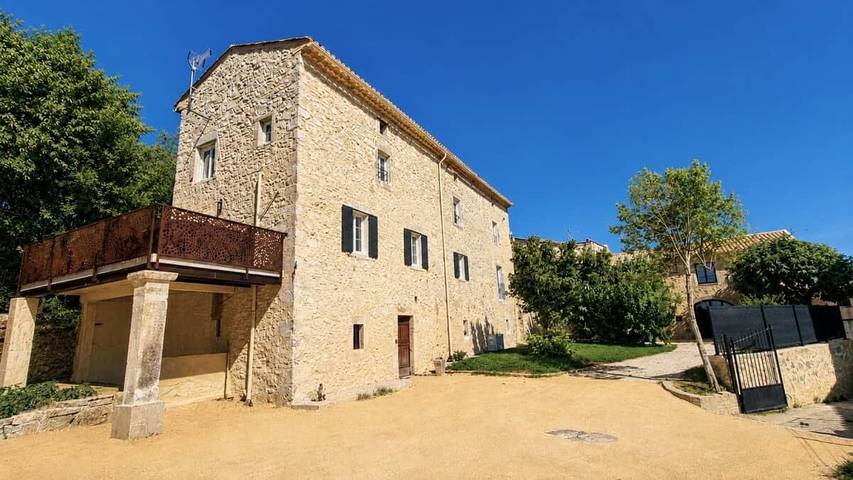 Location de vacances pour 8 personnes, avec jacuzzi et jardin à Euzet - 3
