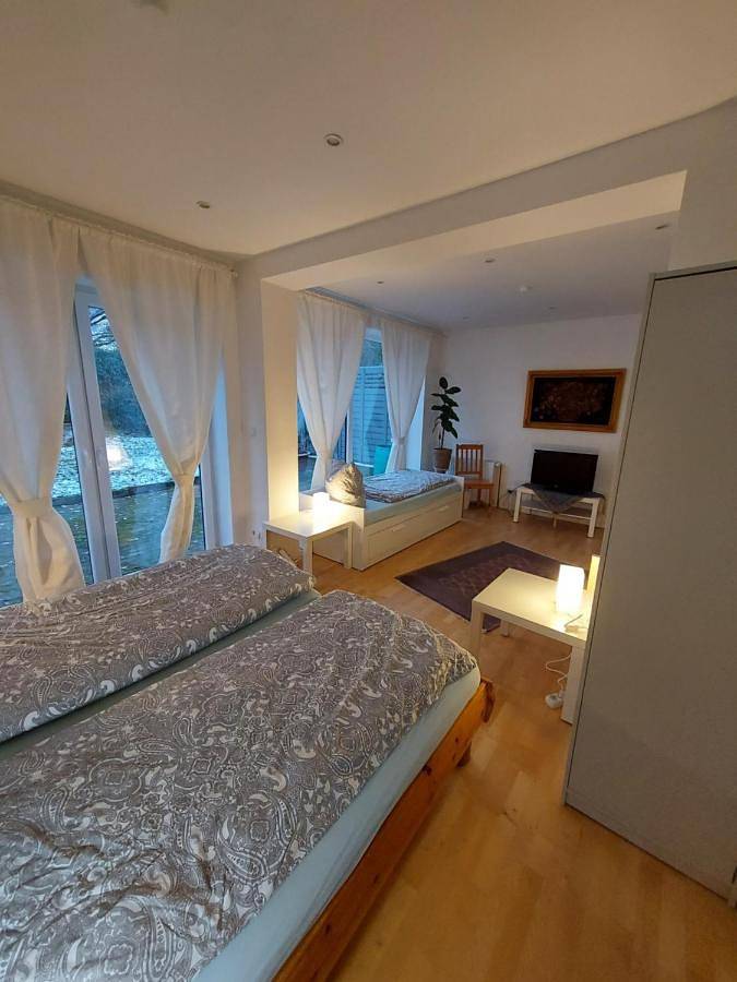 Ganze Wohnung, Gemütliches Gasthaus in Pinneberg, Kreis Pinneberg